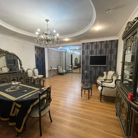 In Baku 135.0 m² apartment is for rent - Image 2