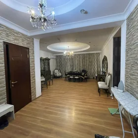 In Baku 135.0 m² apartment is for rent - Image 5