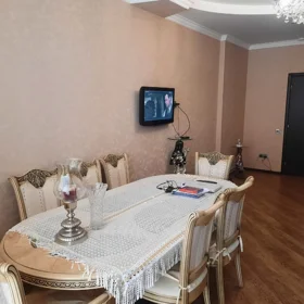 In Baku 150.0 m² apartment is for rent - Image 4
