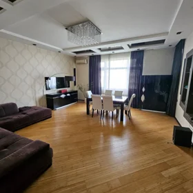 In Baku 140.0 m² apartment is for rent - Image 2