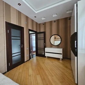 In Baku 140.0 m² apartment is for rent - Image 3