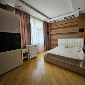 In Baku 140.0 m² apartment is for rent - Image 5