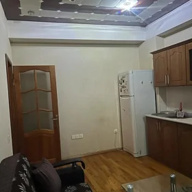 In Baku 80.0 m² apartment is for rent - Image 5
