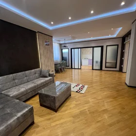 In Baku 150.0 m² apartment is for rent - Image 2