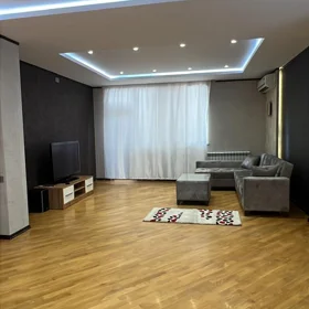 In Baku 150.0 m² apartment is for rent - Image 4