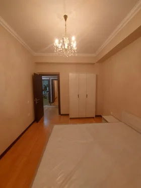 In Baku 100.0 m² apartment is for rent - Image 4
