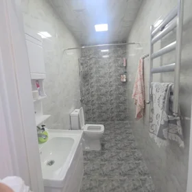 In Baku 77.0 m² apartment is for sale - Image 3