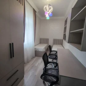 In Baku 100.0 m² house with 3.0 rooms is for rent - Image 5