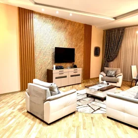 In Baku 130.0 m² apartment is for rent - Image 4