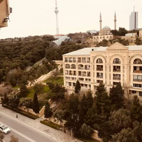 In Baku 80.0 m² apartment is for rent - Image 3