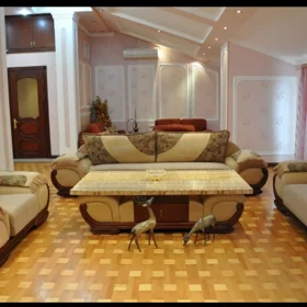 In Baku 365.0 m² apartment is for sale - Image 2