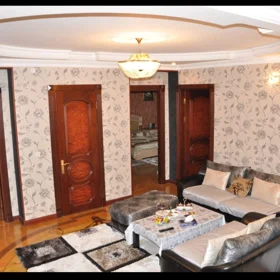 In Baku 365.0 m² apartment is for sale - Image 4