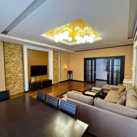 In Baku 145.0 m² apartment is for sale - Image 4