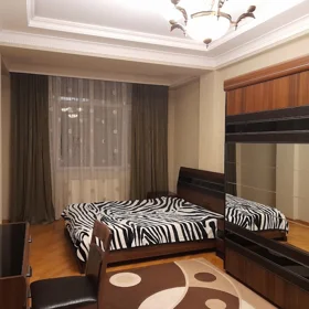 In Baku 170.0 m² apartment is for rent - Image 4