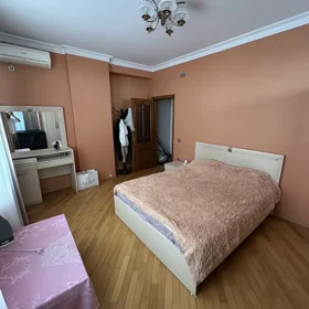 In Baku 132.0 m² apartment is for sale - Image 4