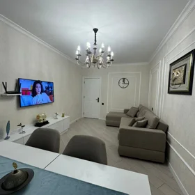 In Baku 70.0 m² apartment is for sale - Image 2