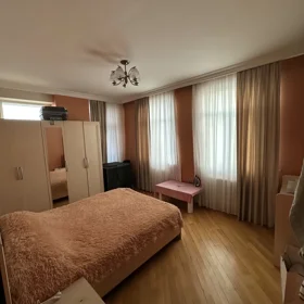 In Baku 132.0 m² apartment is for sale - Image 5