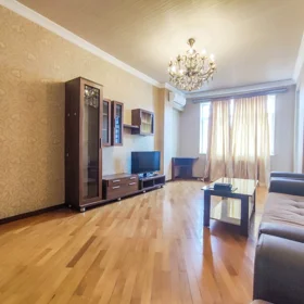 In Baku 80.0 m² apartment is for rent - Image 3