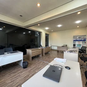 In Baku 176.0 m² office is for rent - Image 2