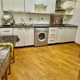 In Baku 80.0 m² apartment is for rent - Image 3