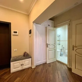 In Baku 80.0 m² apartment is for rent - Image 3