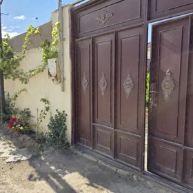 In Baku 100.0 m² house with 3.0 rooms is for sale - Image 3