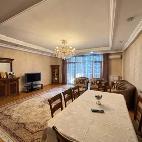 In Baku 210.0 m² apartment is for rent - Image 3