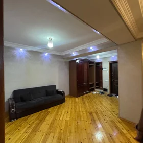 In Baku 135.0 m² apartment is for rent - Image 2