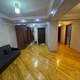 In Baku 135.0 m² apartment is for rent - Image 3