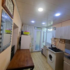 In Baku 130.0 m² apartment is for sale - Image 4