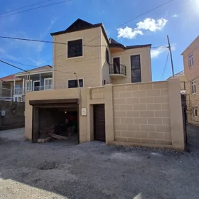 In Baku 250.0 m² house with 6.0 rooms is for sale - Image 3