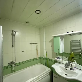 In Baku 90.0 m² apartment is for rent - Image 5