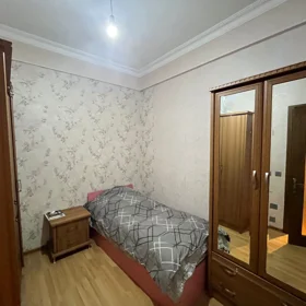 In Baku 90.0 m² apartment is for rent - Image 3