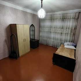 In Baku 70.0 m² apartment is for rent - Image 3