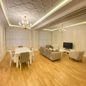 In Baku 200.0 m² apartment is for rent - Image 2