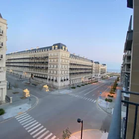 In Baku 200.0 m² apartment is for rent - Image 5