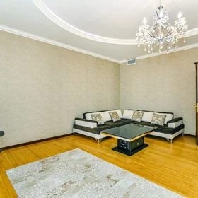 In Baku 156.0 m² apartment is for rent - Image 5