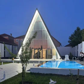 In Baku 102.0 m² house with 3.0 rooms is for rent - Image 2