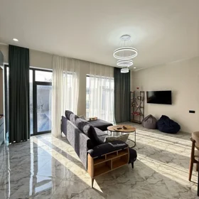 In Baku 111.0 m² house with 3.0 rooms is for rent - Image 5