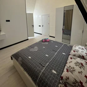 In Baku 102.0 m² house with 3.0 rooms is for rent - Image 5