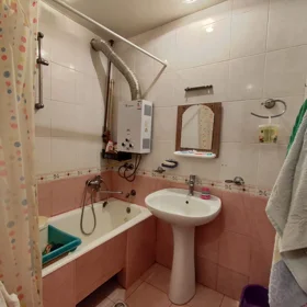 In Baku 70.0 m² apartment is for rent - Image 5