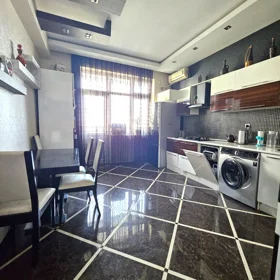 In Baku 140.0 m² apartment is for rent - Image 2