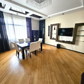In Baku 140.0 m² apartment is for rent - Image 3