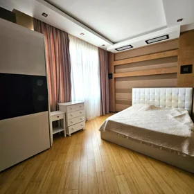In Baku 140.0 m² apartment is for rent - Image 5