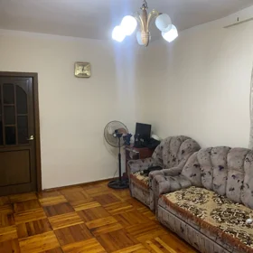 In Baku 70.0 m² apartment is for sale - Image 2