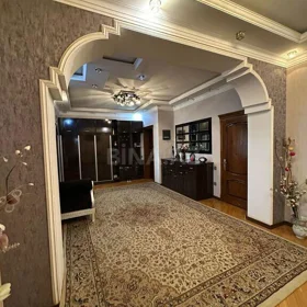 In Baku 170.0 m² apartment is for sale - Image 2