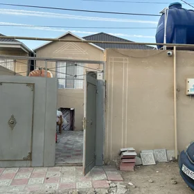 In Baku 70.0 m² house with 3.0 rooms is for rent - Image 2