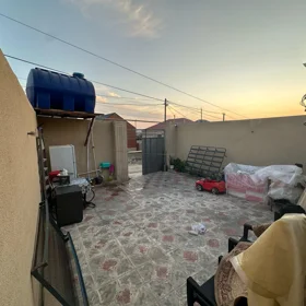 In Baku 70.0 m² house with 3.0 rooms is for rent - Image 4