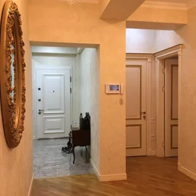 In Baku 146.0 m² apartment is for rent - Image 2