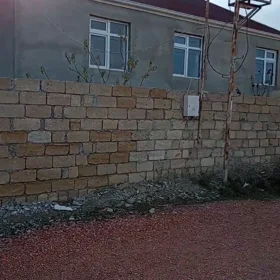 In Baku 110.0 m² house with 3.0 rooms is for sale - Image 2